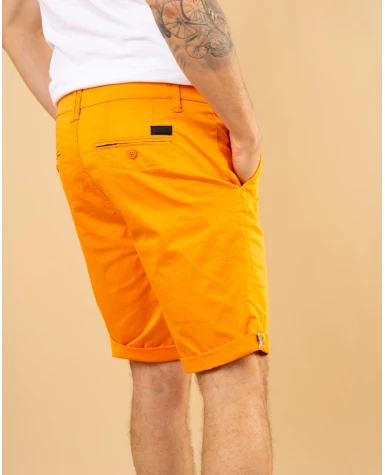 Short chino