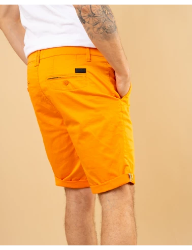 Short chino