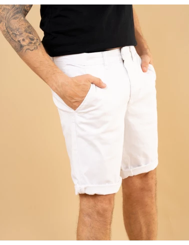 Short chino