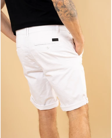 Short chino