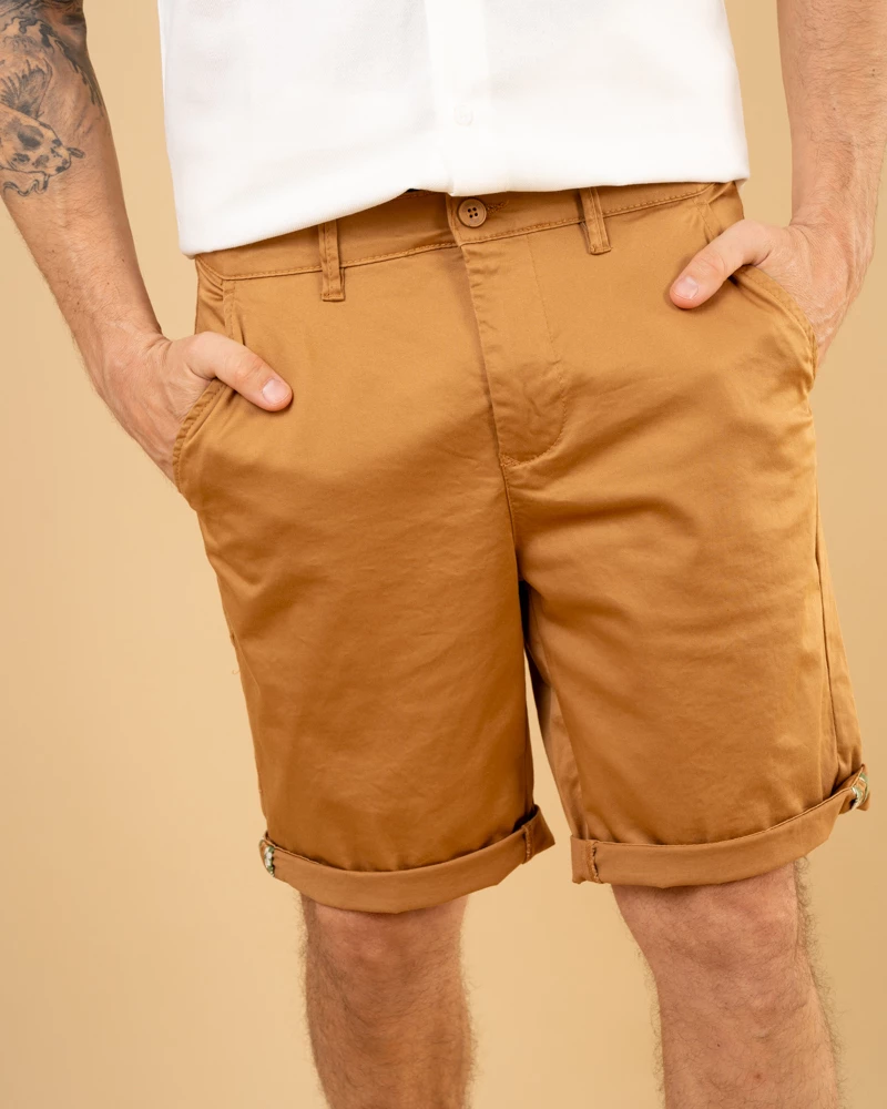 Short chino