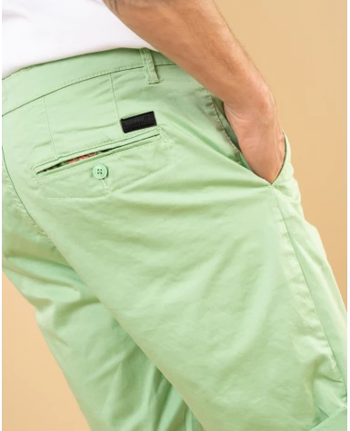 Short chino