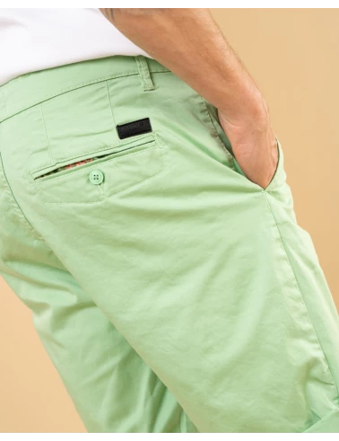 Short chino