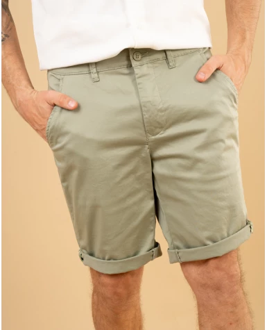 Short chino