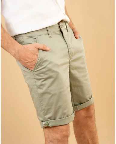 Short chino