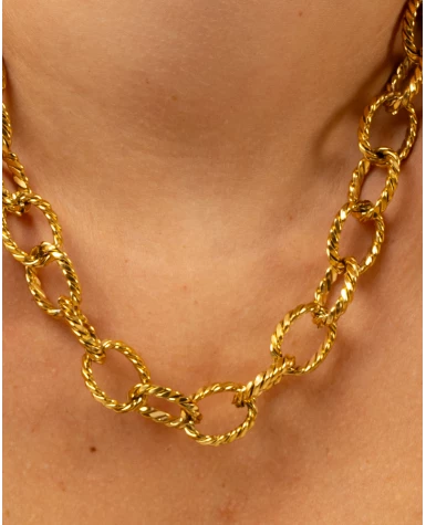 COLLIER NICOLE