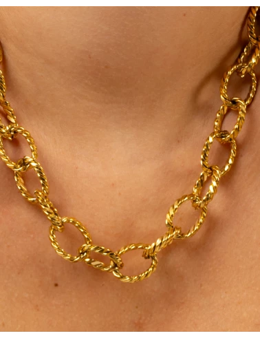 COLLIER NICOLE