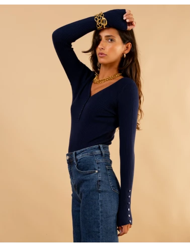 Pull strie boutons