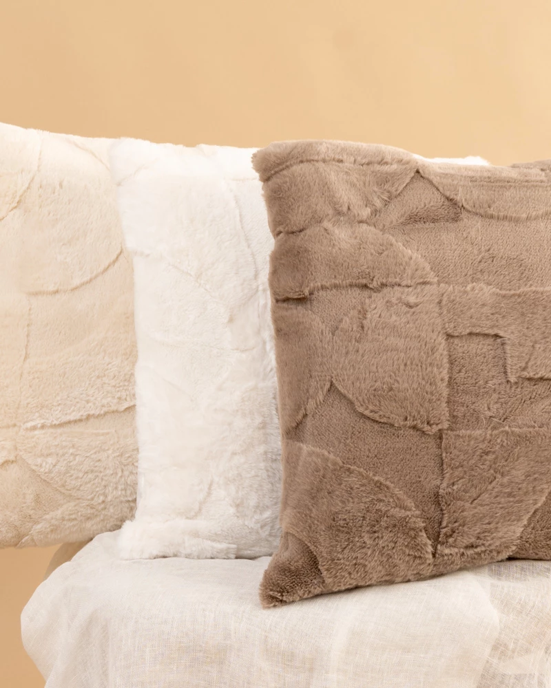 Coussin fourrure