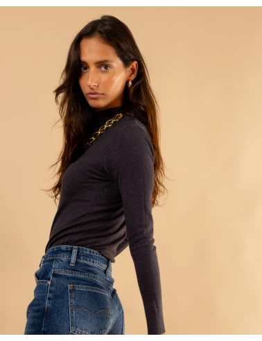 Pull col montant