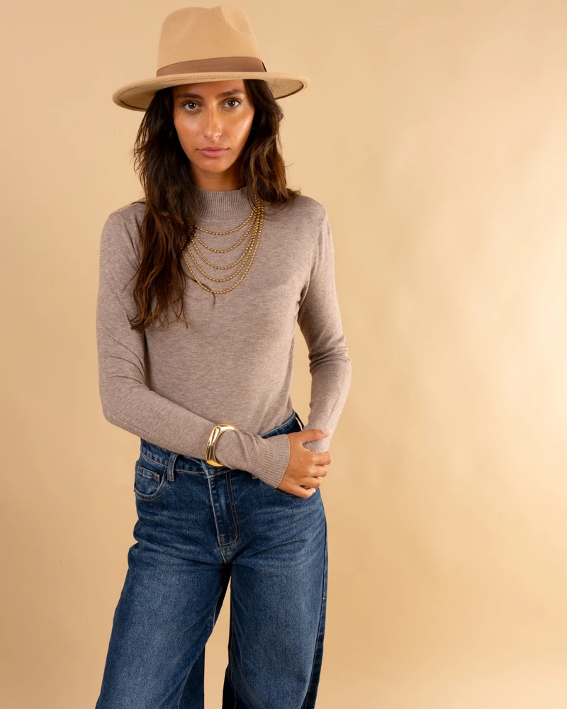 Pull col montant