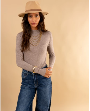 Pull col montant
