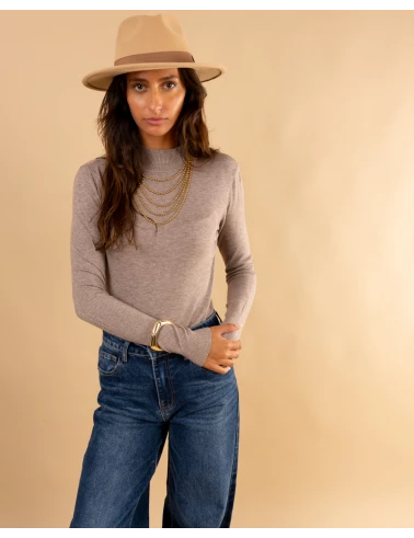 Pull col montant