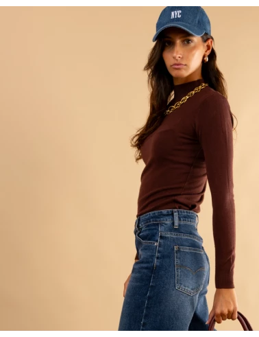 Pull col montant