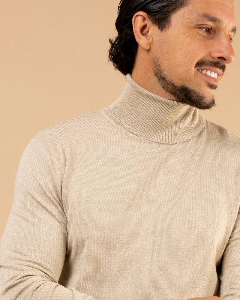 Pull col roulé