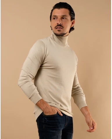 Pull col roulé