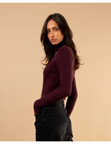 Pull strie col roulé