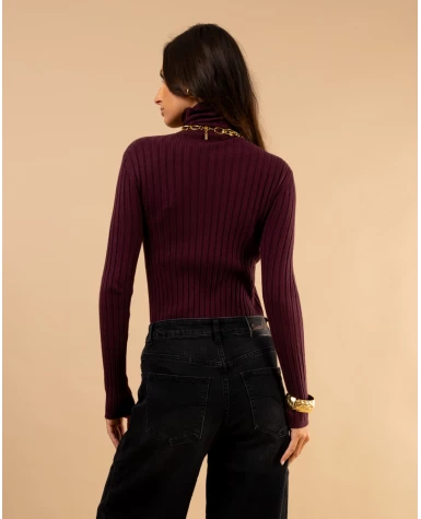 Pull strie col roulé