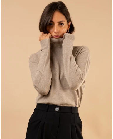 Pull col montant