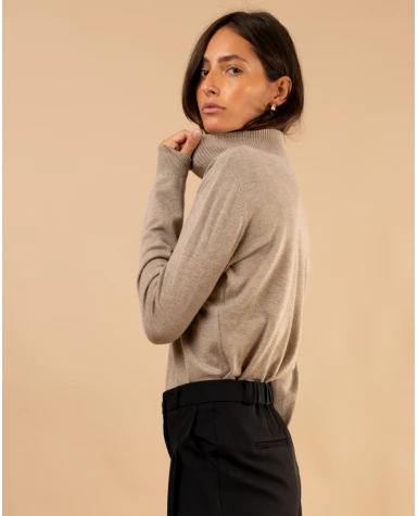 Pull col montant