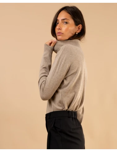 Pull col montant