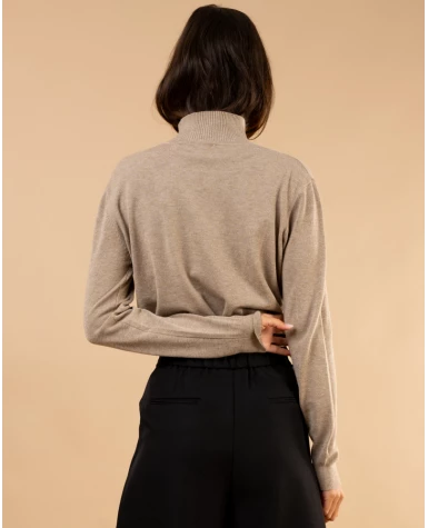Pull col montant