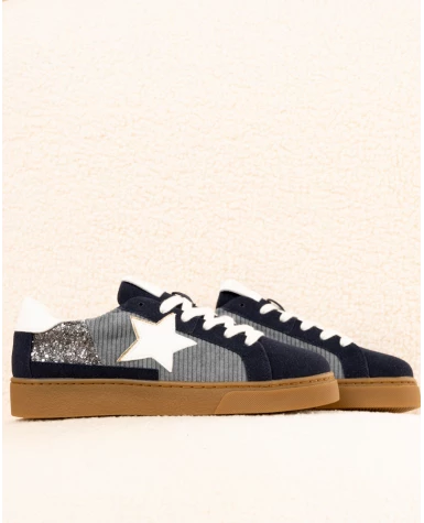 Baskets bleu
