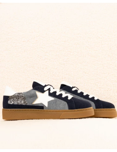 Baskets bleu
