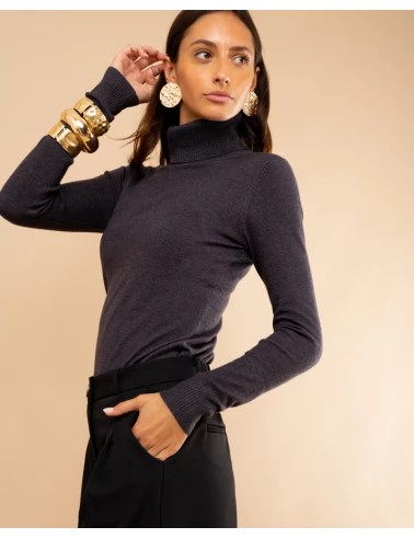 Pull col roulé