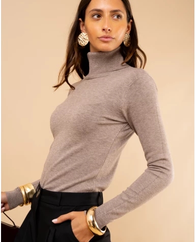 Pull col roulé