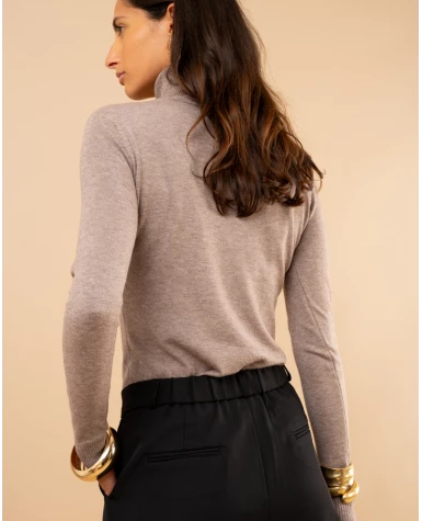 Pull col roulé