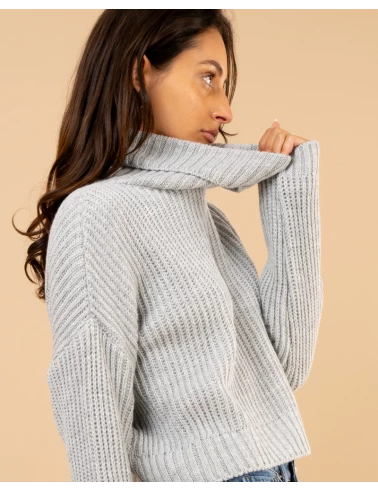 Pull court col roulé