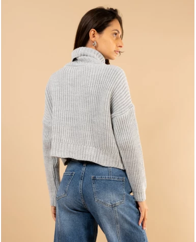 Pull court col roulé