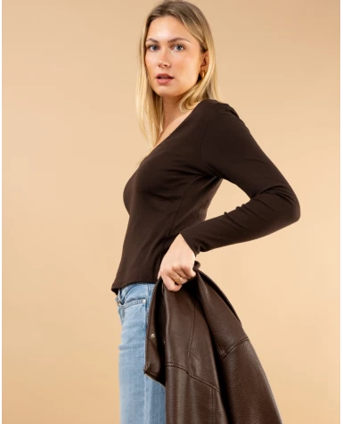T-Shirt col v