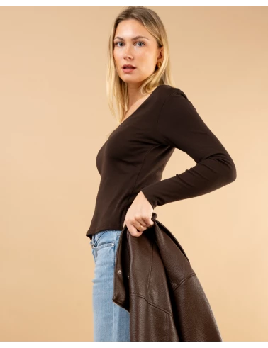 T-Shirt col v