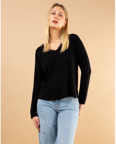 T-Shirt col dentelle