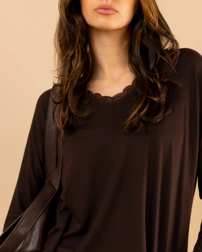 T-Shirt col dentelle