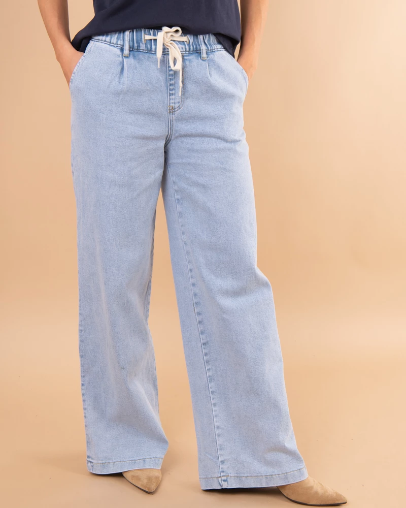 Jean bleu large lacet
