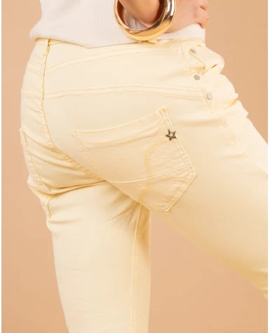 Jean boyfriend couleur
