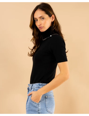 Pull col roulé manches courtes