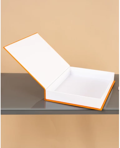 Livre décoratif