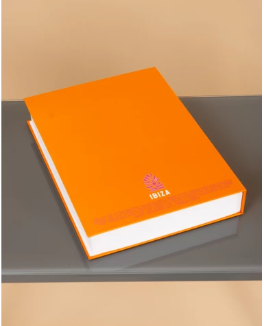 Livre décoratif