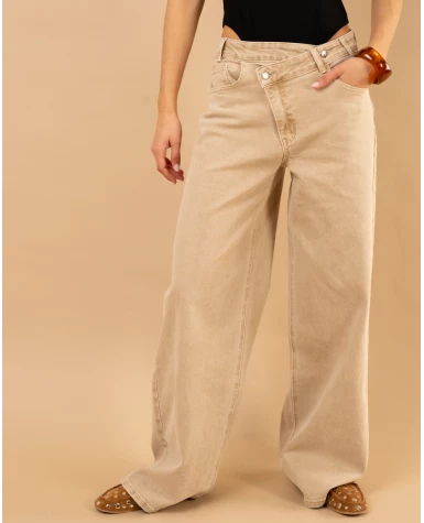 Pantalon boutons décalés