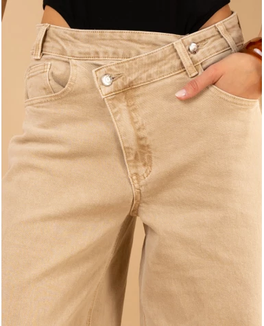 Pantalon boutons décalés