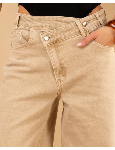 Pantalon boutons décalés