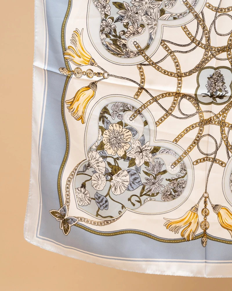 Foulard pompons