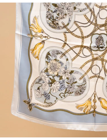 Foulard pompons
