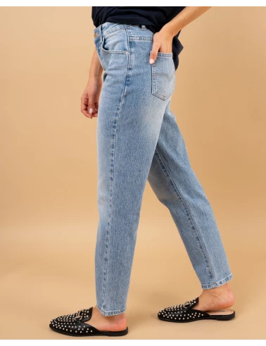 Jean mom