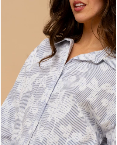 Chemise fleurs brodées