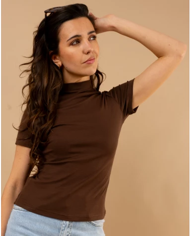 T-shirt col montant